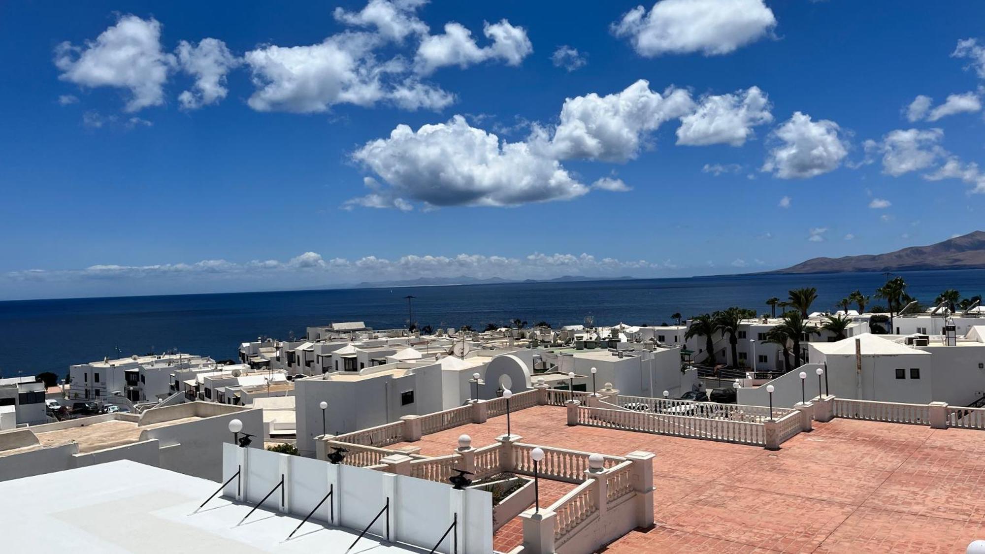 Atlantico Plaza Apartments Puerto del Carmen  Exterior photo